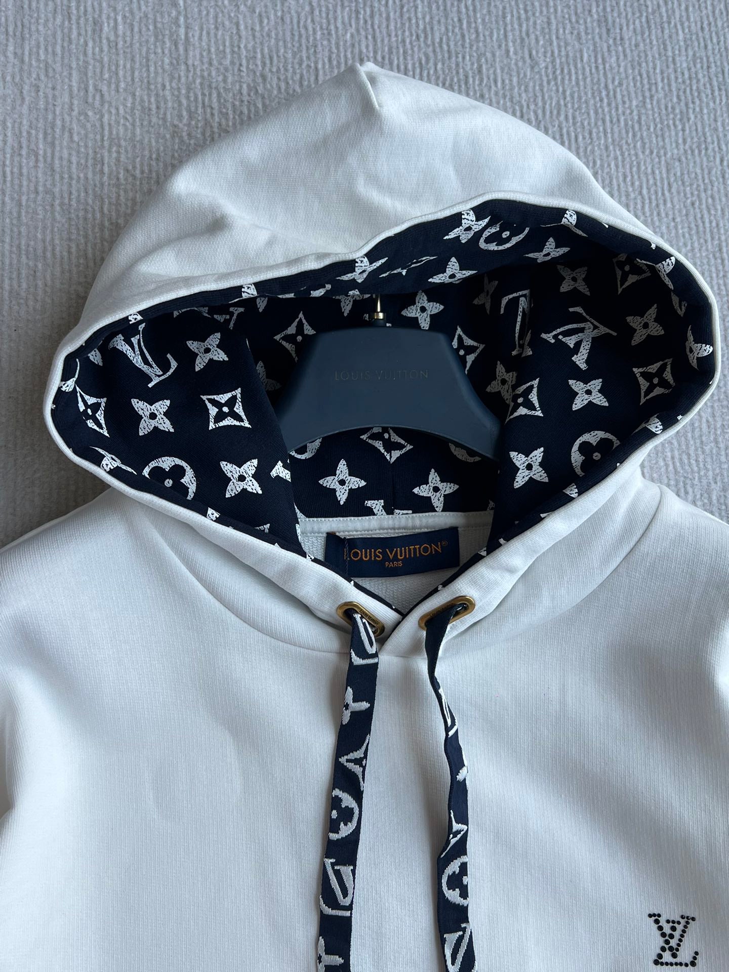 LOUIS VUITTON LOUIS VUITTON HOODED SWEATSHIRT 275701