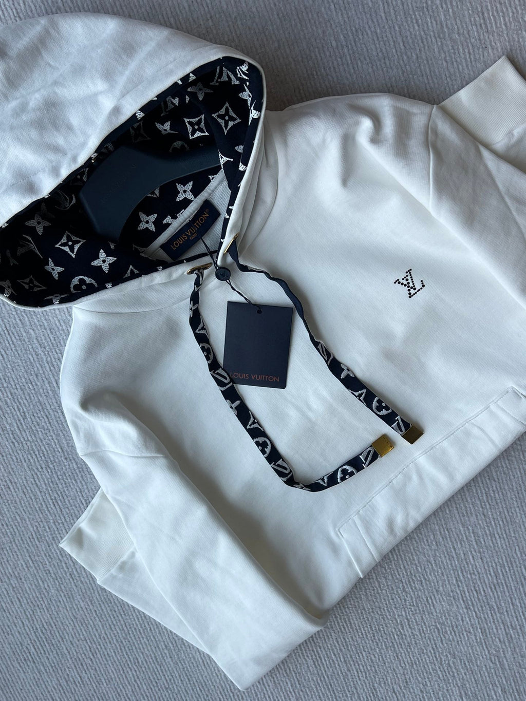 LOUIS VUITTON LOUIS VUITTON HOODED SWEATSHIRT 275701
