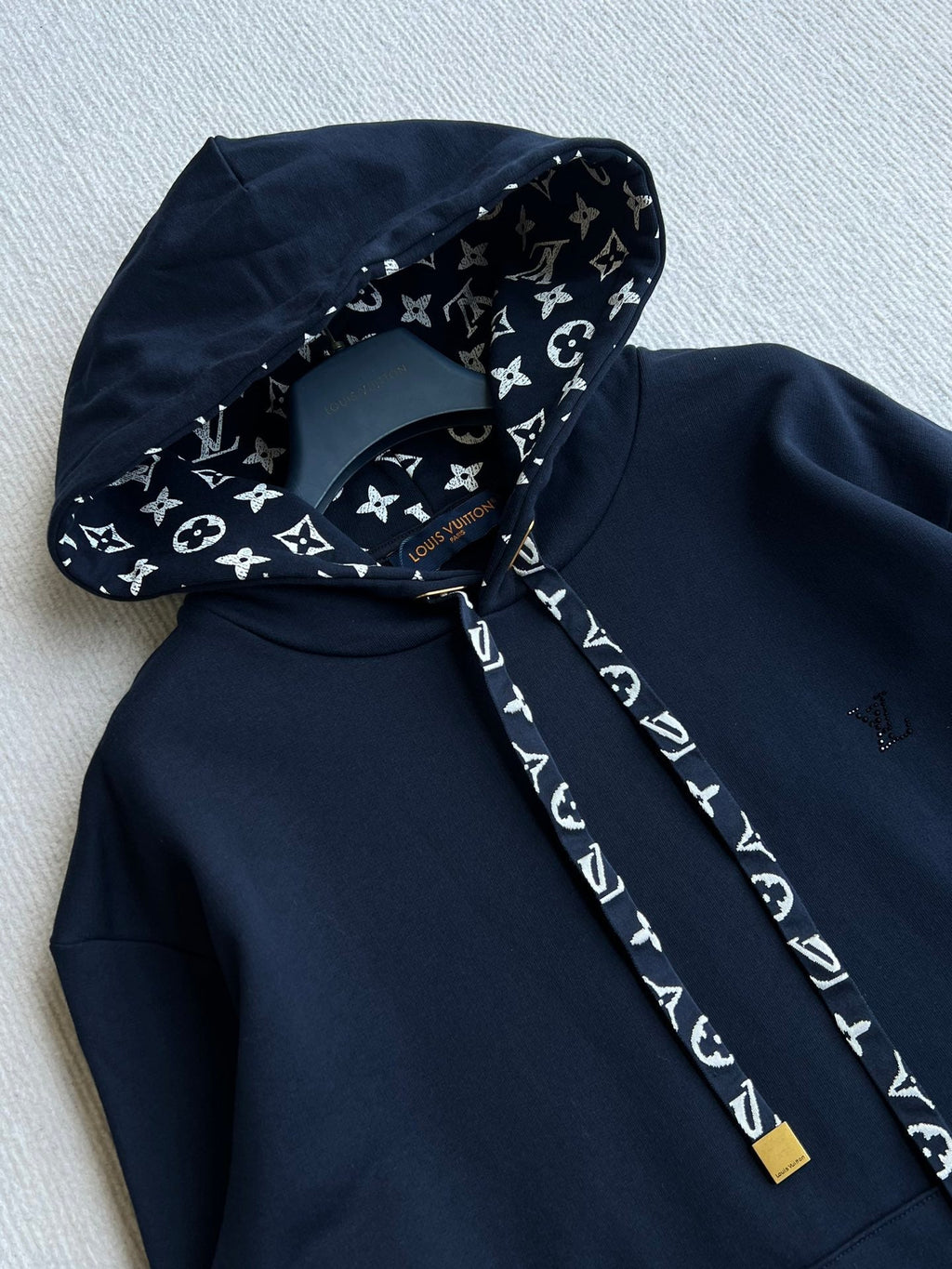 LOUIS VUITTON LOUIS VUITTON HOODED SWEATSHIRT 275702
