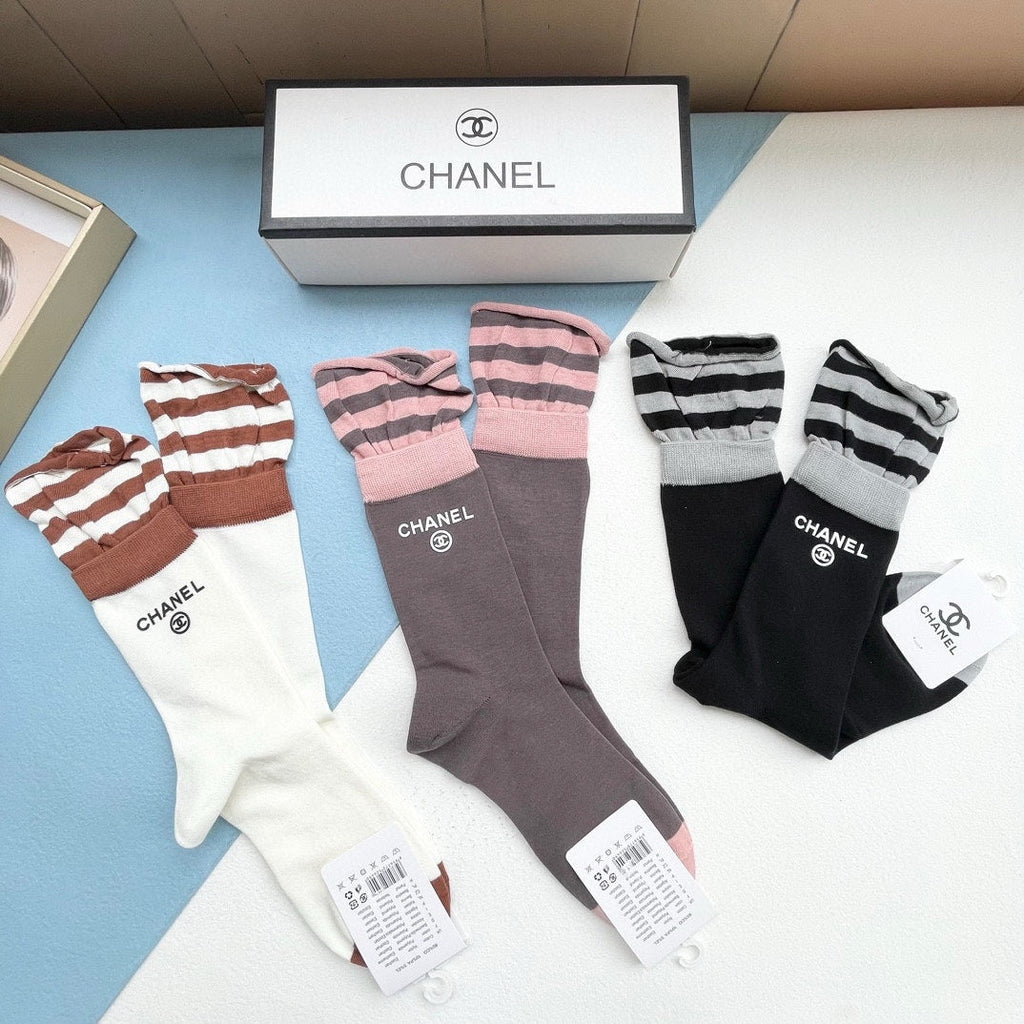 CHANEL CREW SOCKS 409473 ( 1 BOX )