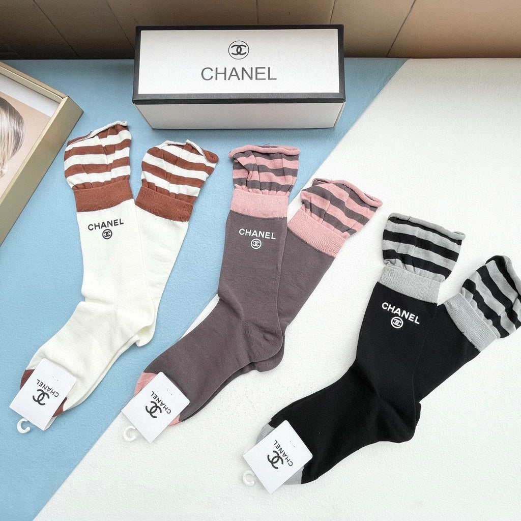 CHANEL CREW SOCKS 409473 ( 1 BOX )