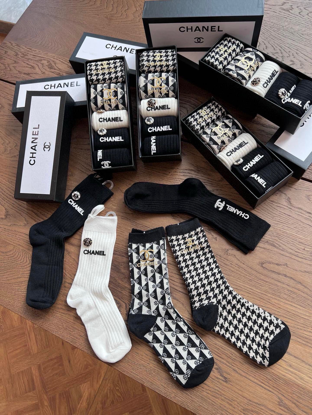 CHANEL CREW SOCKS 416051 ( 1 BOX )
