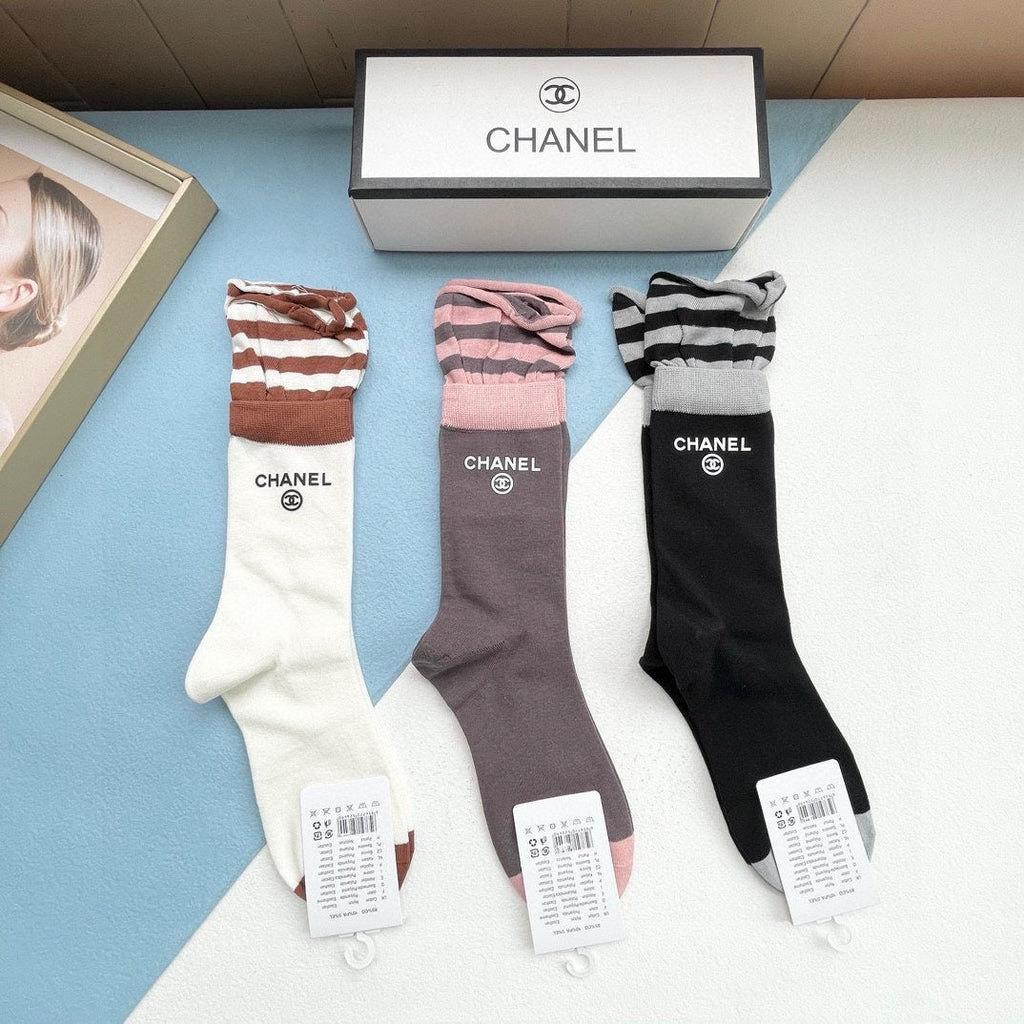 CHANEL CREW SOCKS 425566 ( 1 BOX )