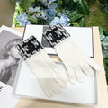 CHANEL GLOVES IN WHITE MIX BLACK WOOL KNIT 462430