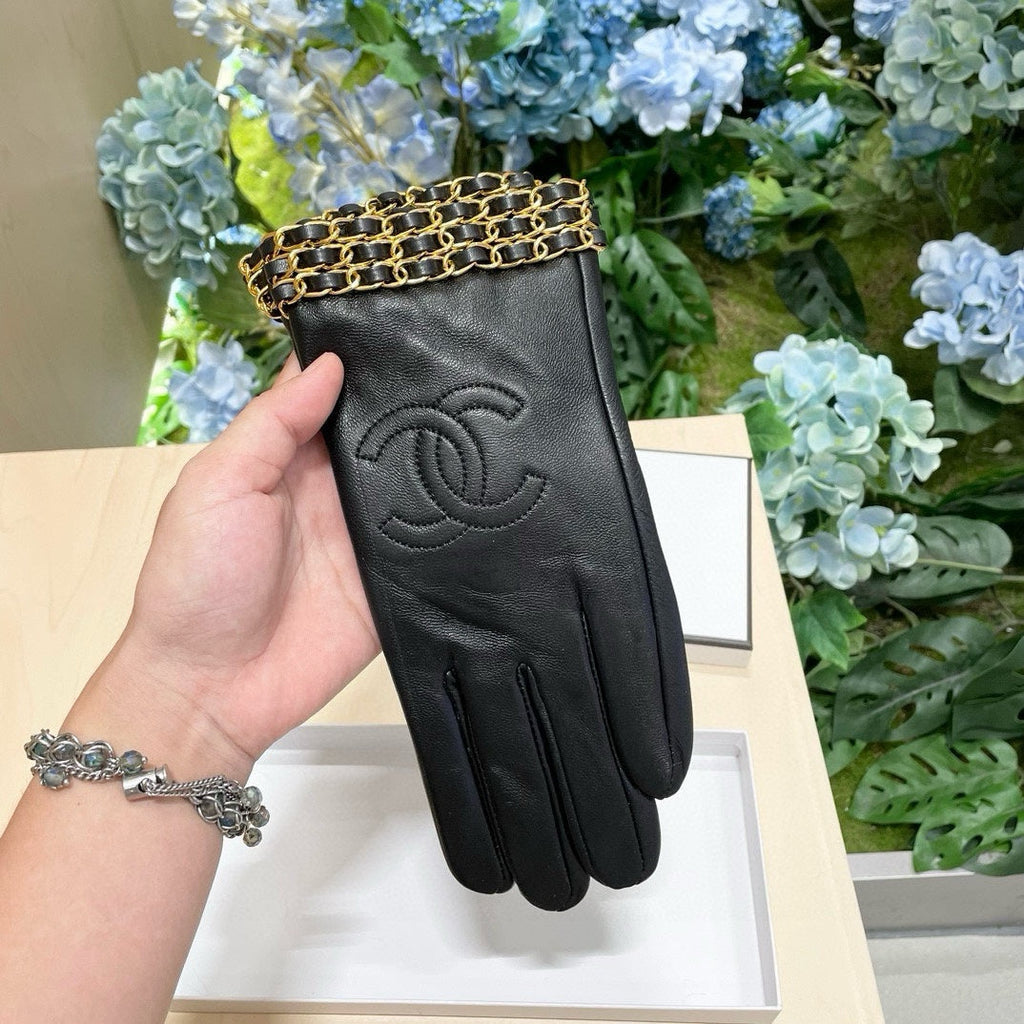 CHANEL GLOVES IN BLACK LAMBSKIN 463822