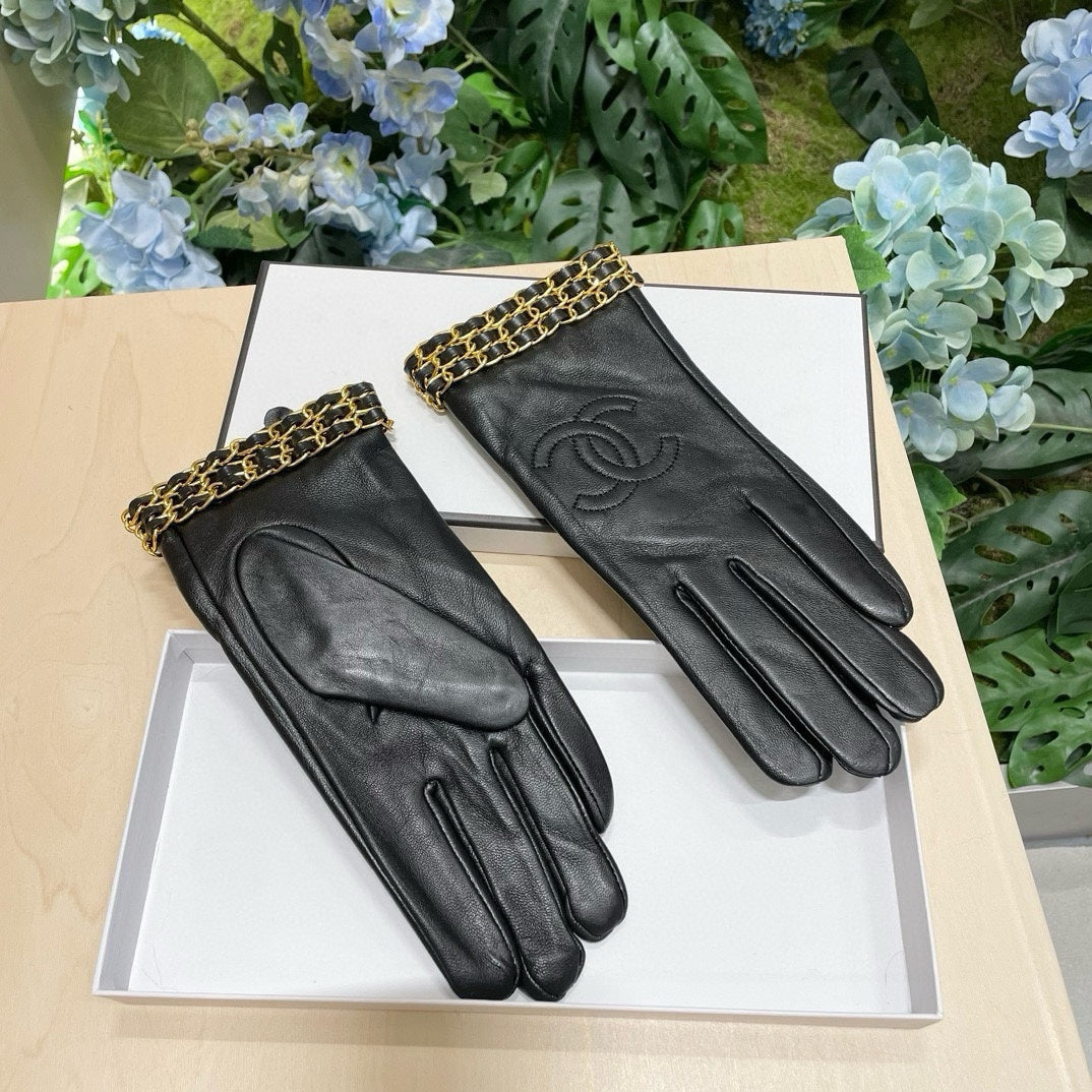 CHANEL GLOVES IN BLACK LAMBSKIN 463822