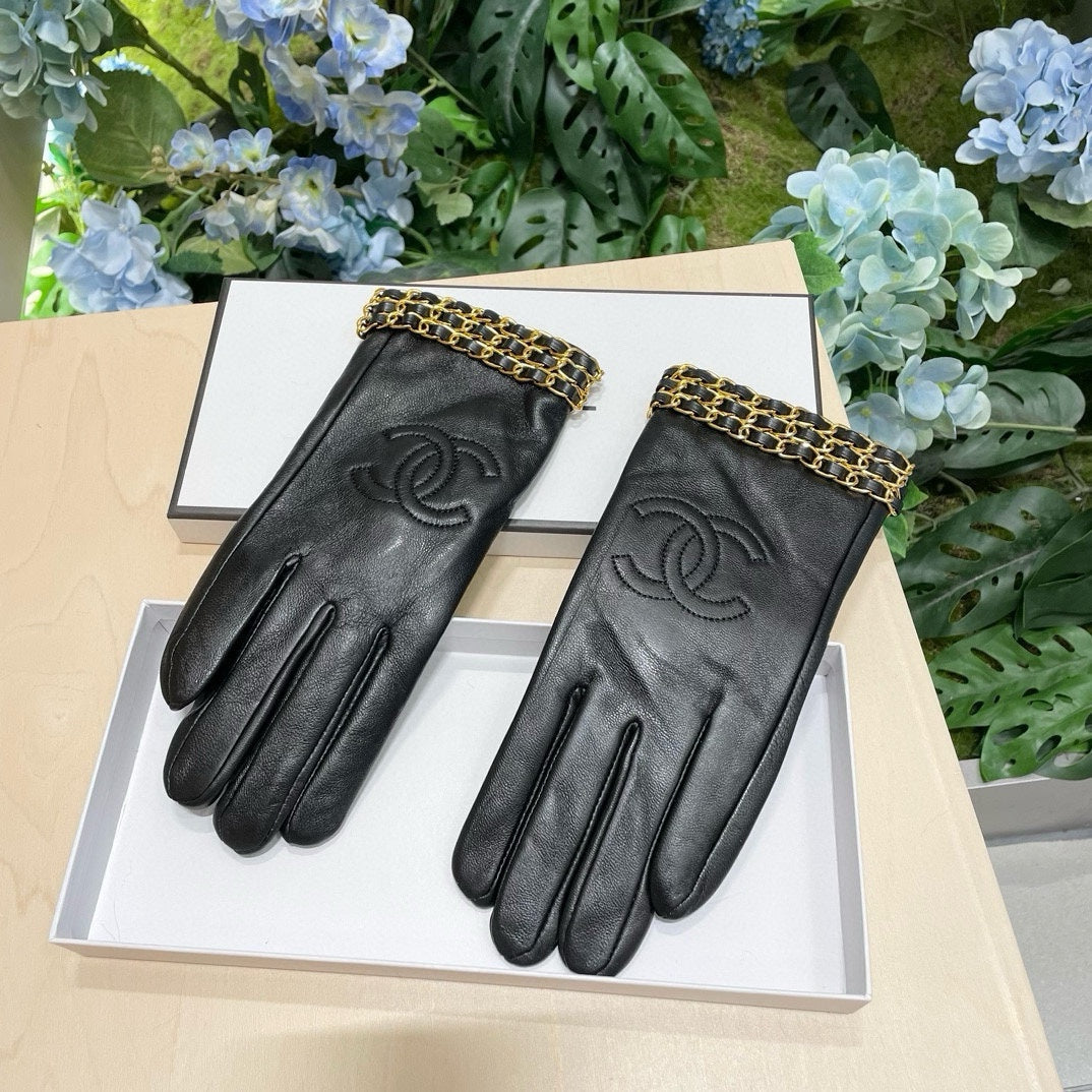 CHANEL GLOVES IN BLACK LAMBSKIN 463822