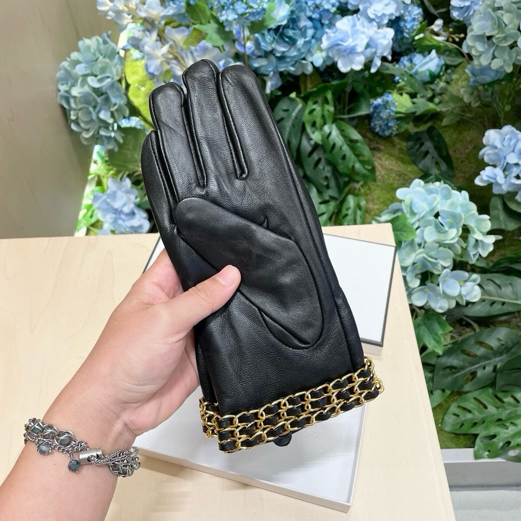 CHANEL GLOVES IN BLACK LAMBSKIN 463822