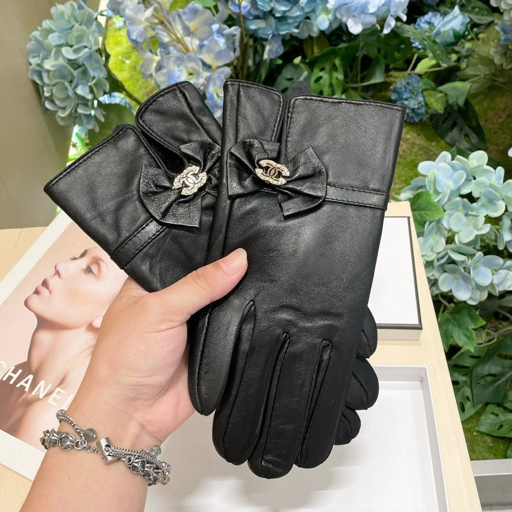 CHANEL GLOVES IN BLACK LAMBSKIN 464978