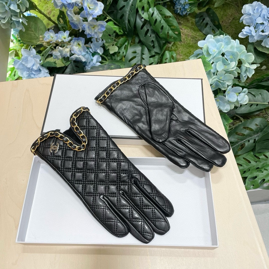 CHANEL GLOVES IN BLACK LAMBSKIN 464979