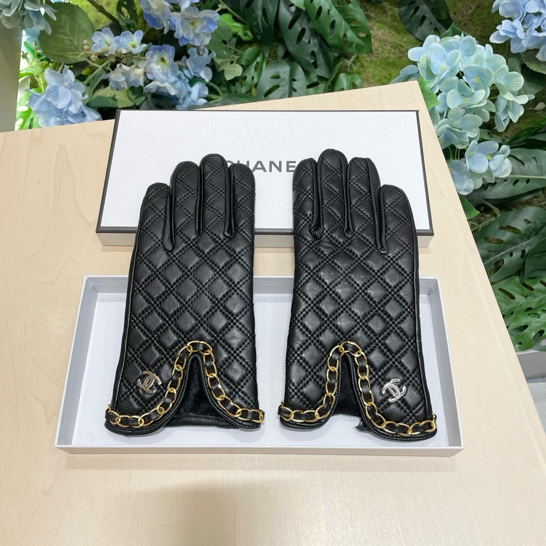 CHANEL GLOVES IN BLACK LAMBSKIN 464979