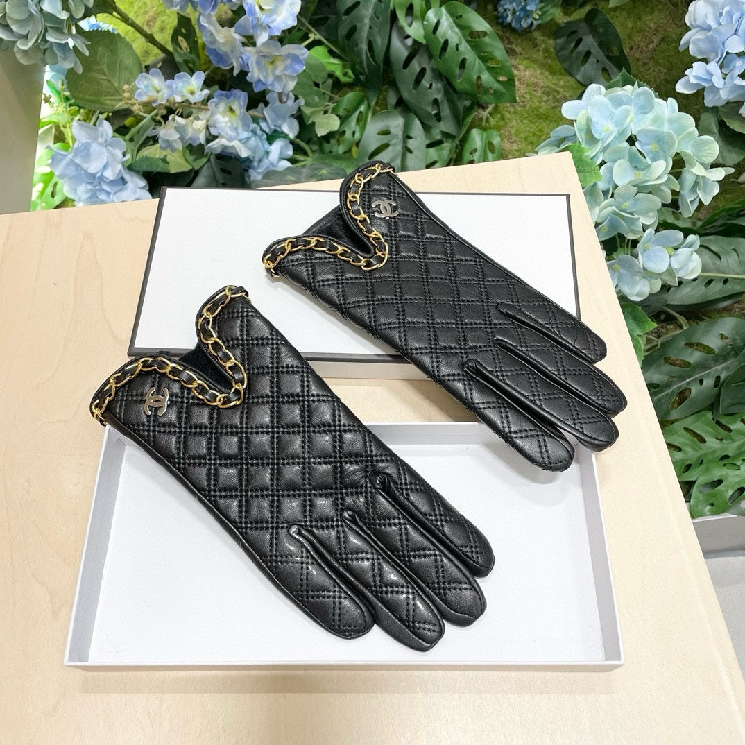 CHANEL GLOVES IN BLACK LAMBSKIN 464979
