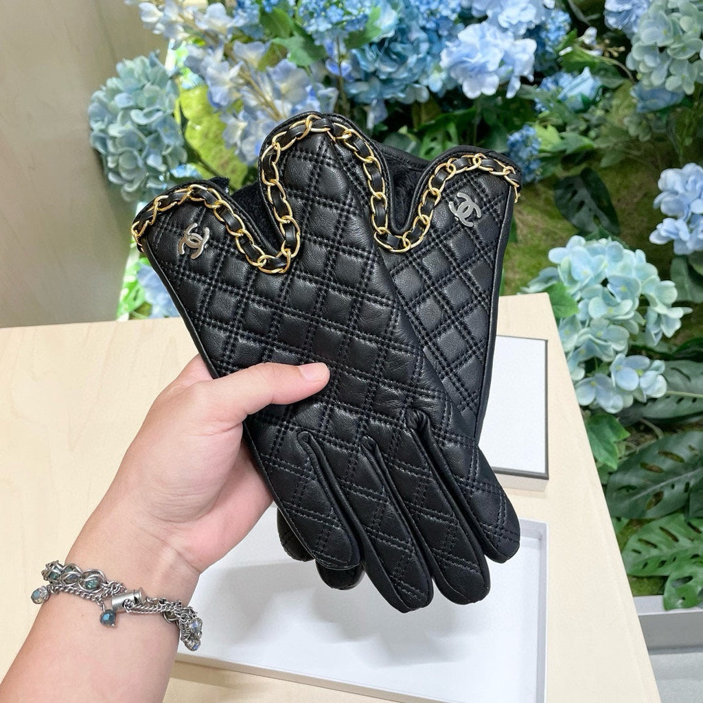CHANEL GLOVES IN BLACK LAMBSKIN 464979
