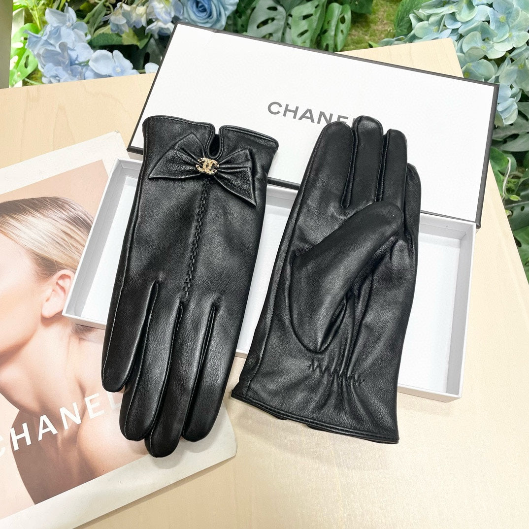 CHANEL GLOVES IN BLACK LAMBSKIN 464983