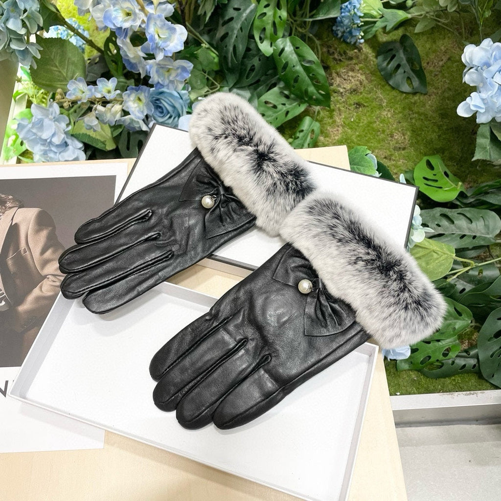CHANEL GLOVES IN BLACK LAMBSKIN WITH RABBIT FUR 465072