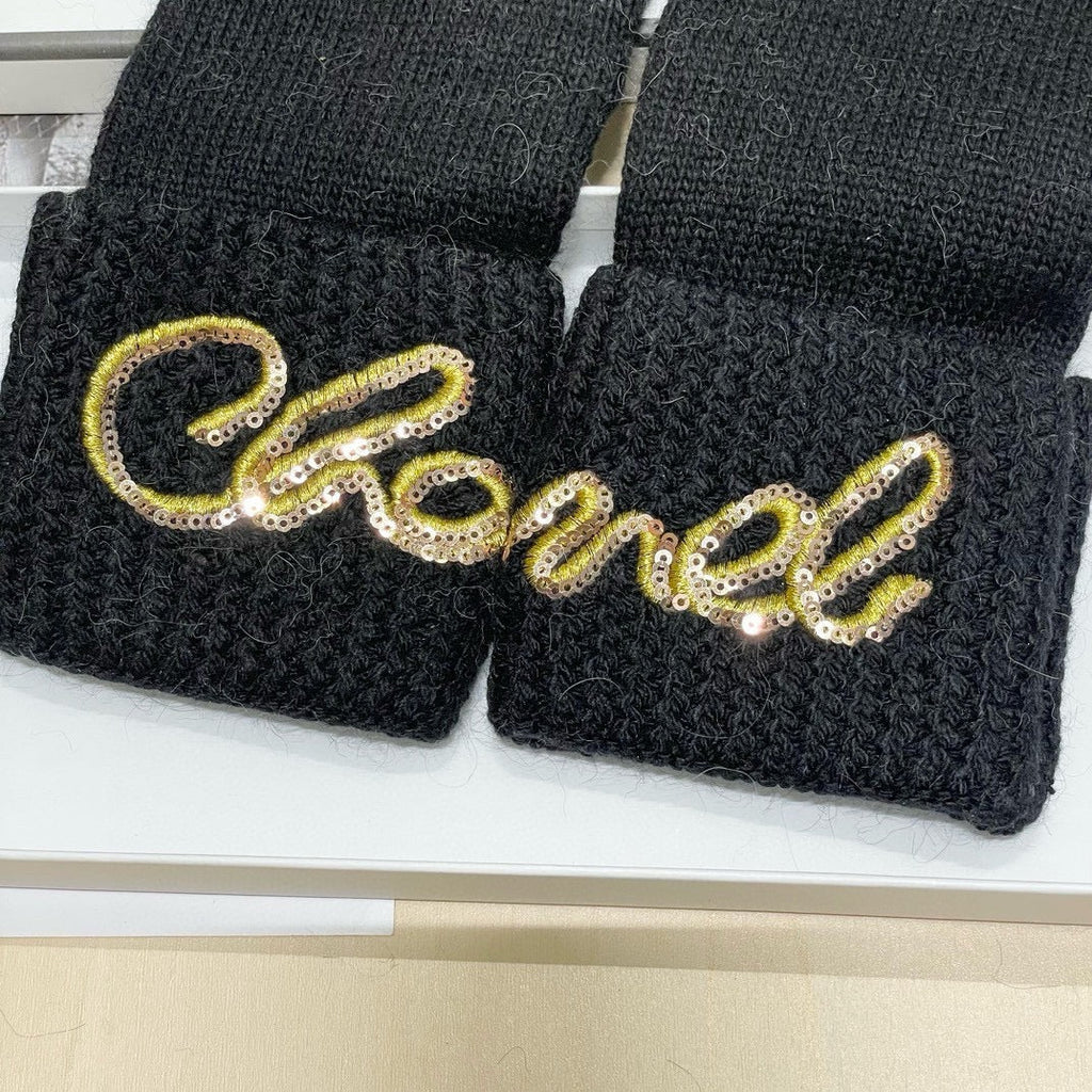 CHANEL GLOVES IN BLACK WOOL WITH YELLOW LOGO 465778