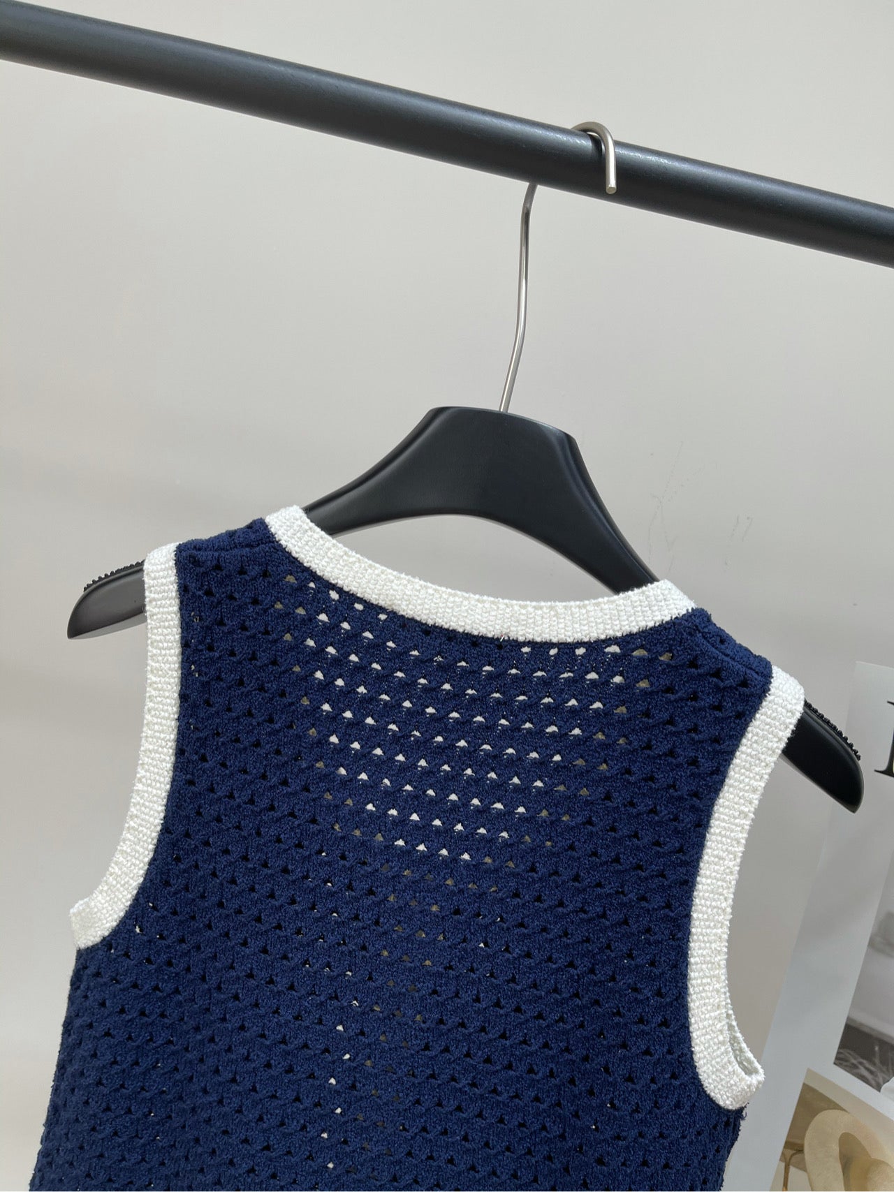 GUCCI PULLOVER KNIT DRESS WITH CUT-OUT DESIGN 276061