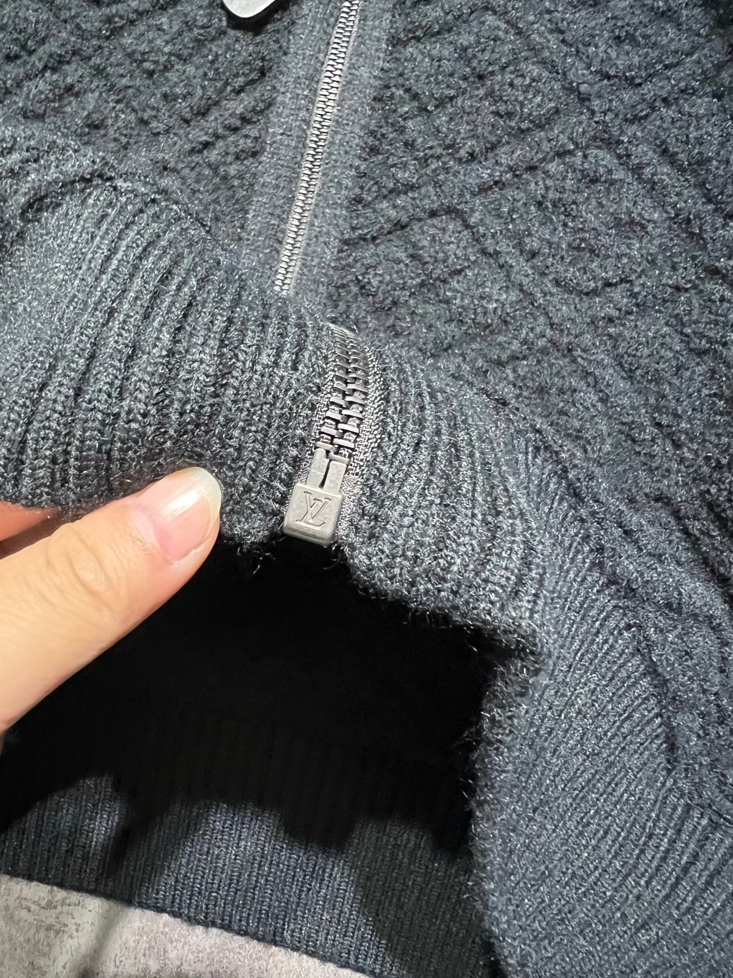 LOUIS VUITTON LV 25S CARDIGAN 184096