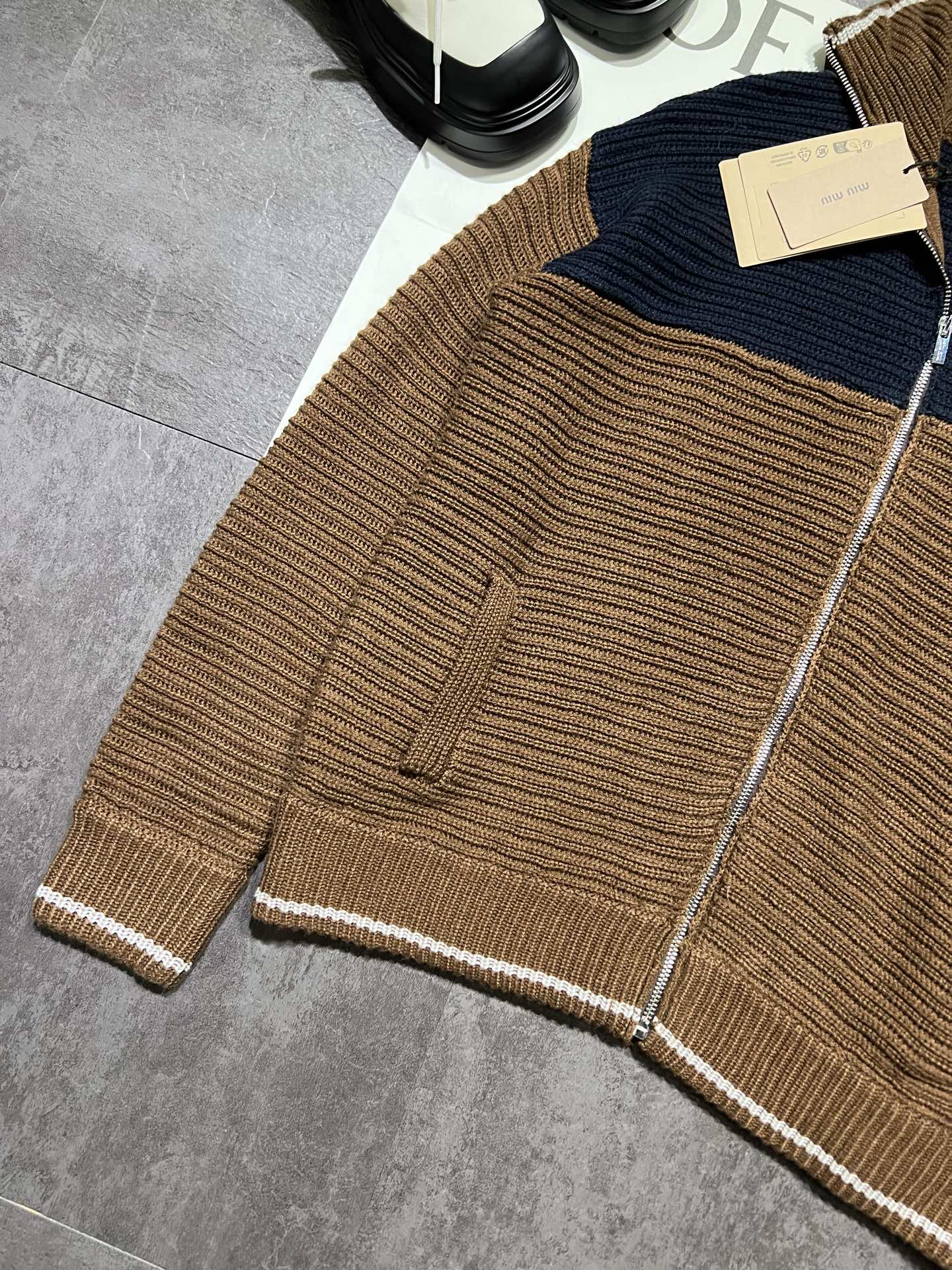 MIUMIU CARDIGAN STYLE 544