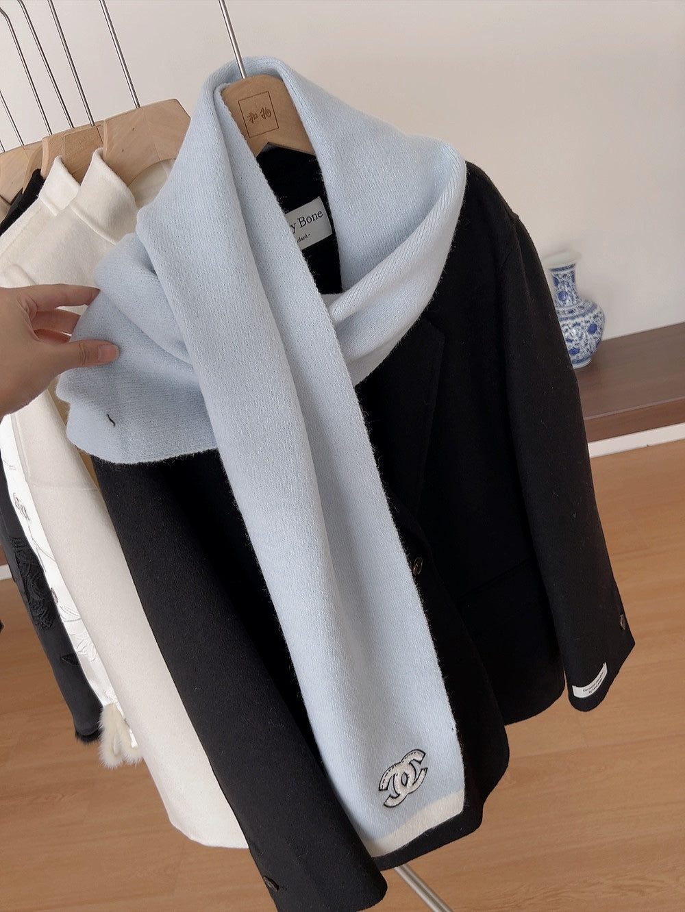 CHANEL SCARF IN LIGHT BLUE CASHMERE 402422