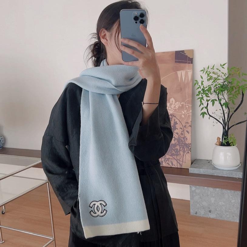 CHANEL SCARF IN LIGHT BLUE CASHMERE 402422