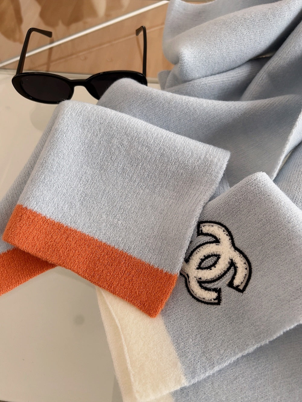 CHANEL SCARF IN LIGHT BLUE CASHMERE 402422