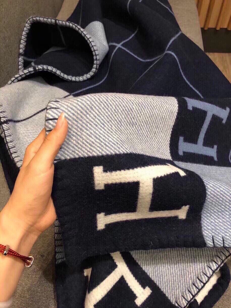 HERMES AVALON III THROW BLANKET 175 CM IN NAVY BLUE WOOL AND CASERE 351741