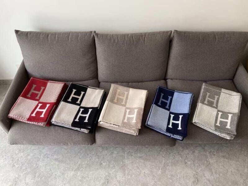 HERMES AVALON III THROW BLANKET 175 CM IN CHERRY RED WOOL AND CASERE 351743