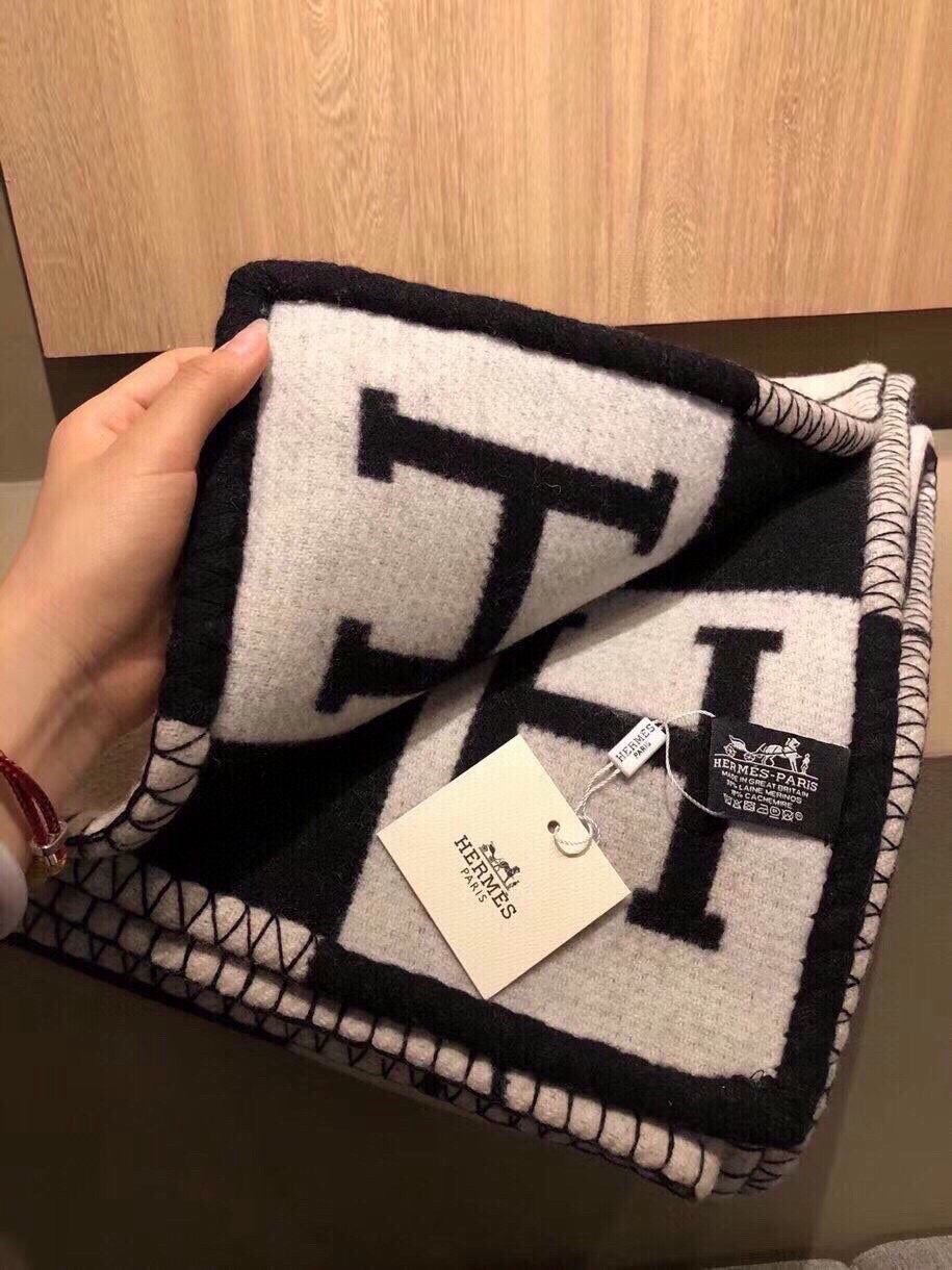 HERMES AVALON III THROW BLANKET 175 CM IN BLACK WOOL AND CASERE 351744