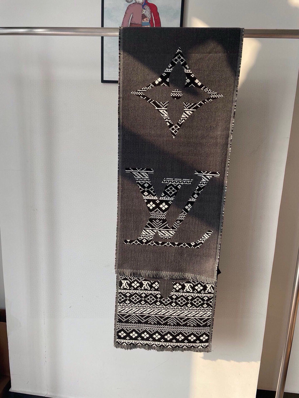 LOUIS VUITTON SCARF 200 CM IN MOUSE GRAY WOOL 390039