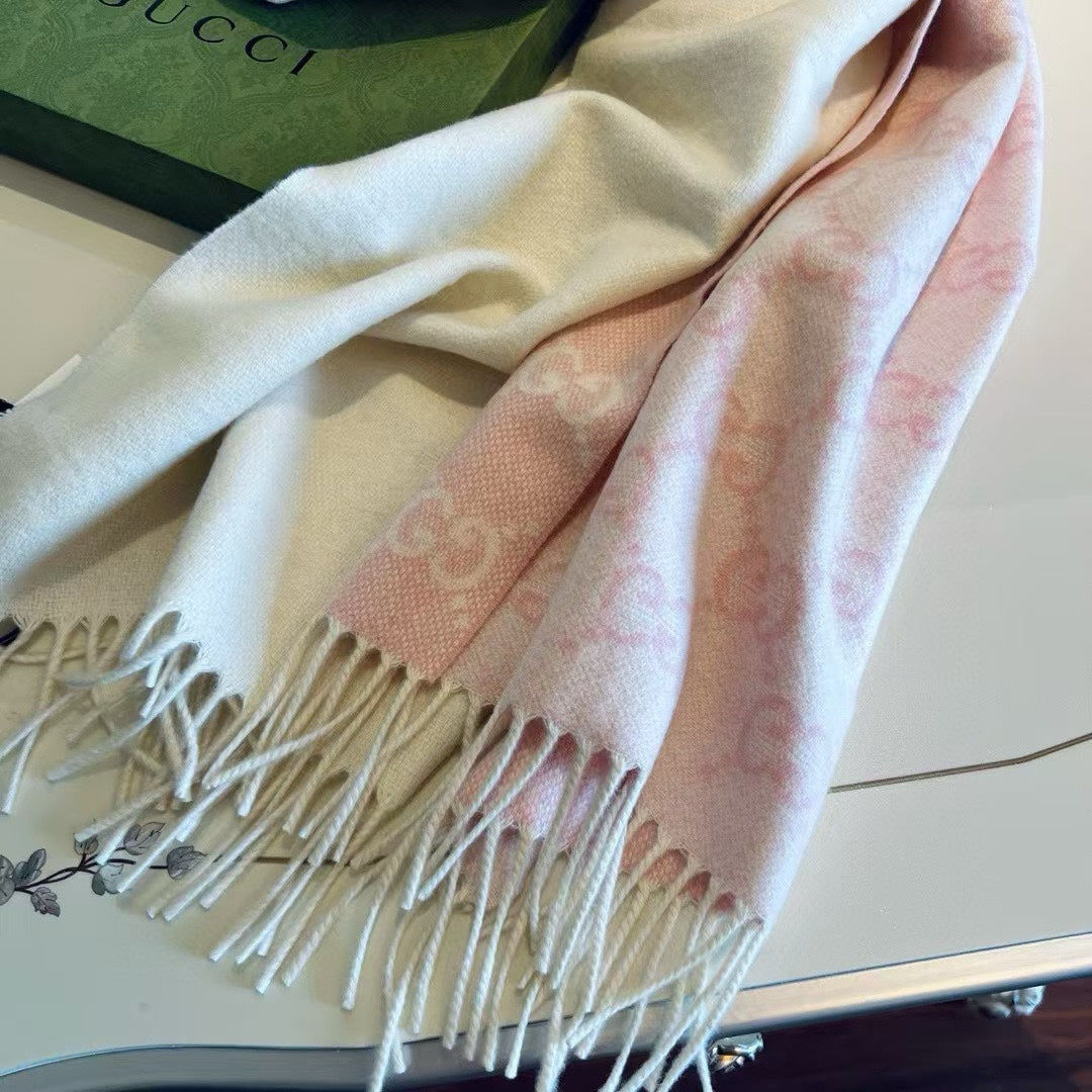 GUCCI SCARF 200 CM LIGHT PINK AND IVORY  CASHMERE JACQUARD 405134