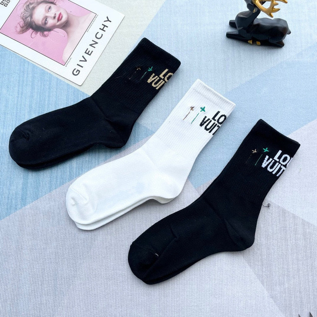 LOUIS VUITTON CREW SOCKS 212330 (1 BOX)