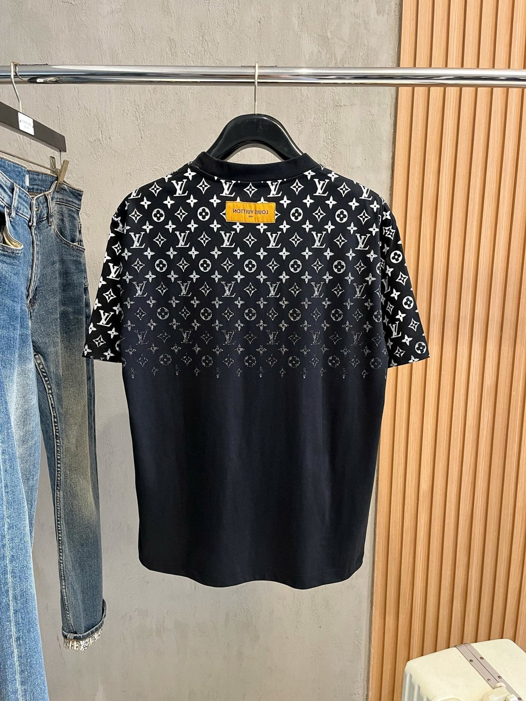 LOUIS VUITTON LV T-SHIRT IN BLACK MONOGRAM COTTON 238858