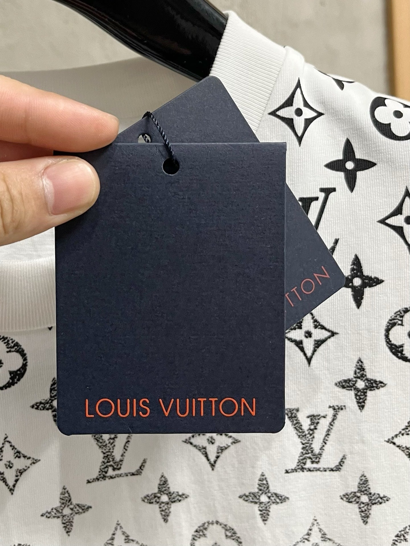 LOUIS VUITTON LV T-SHIRT IN WHITE MONOGRAM COTTON 238857