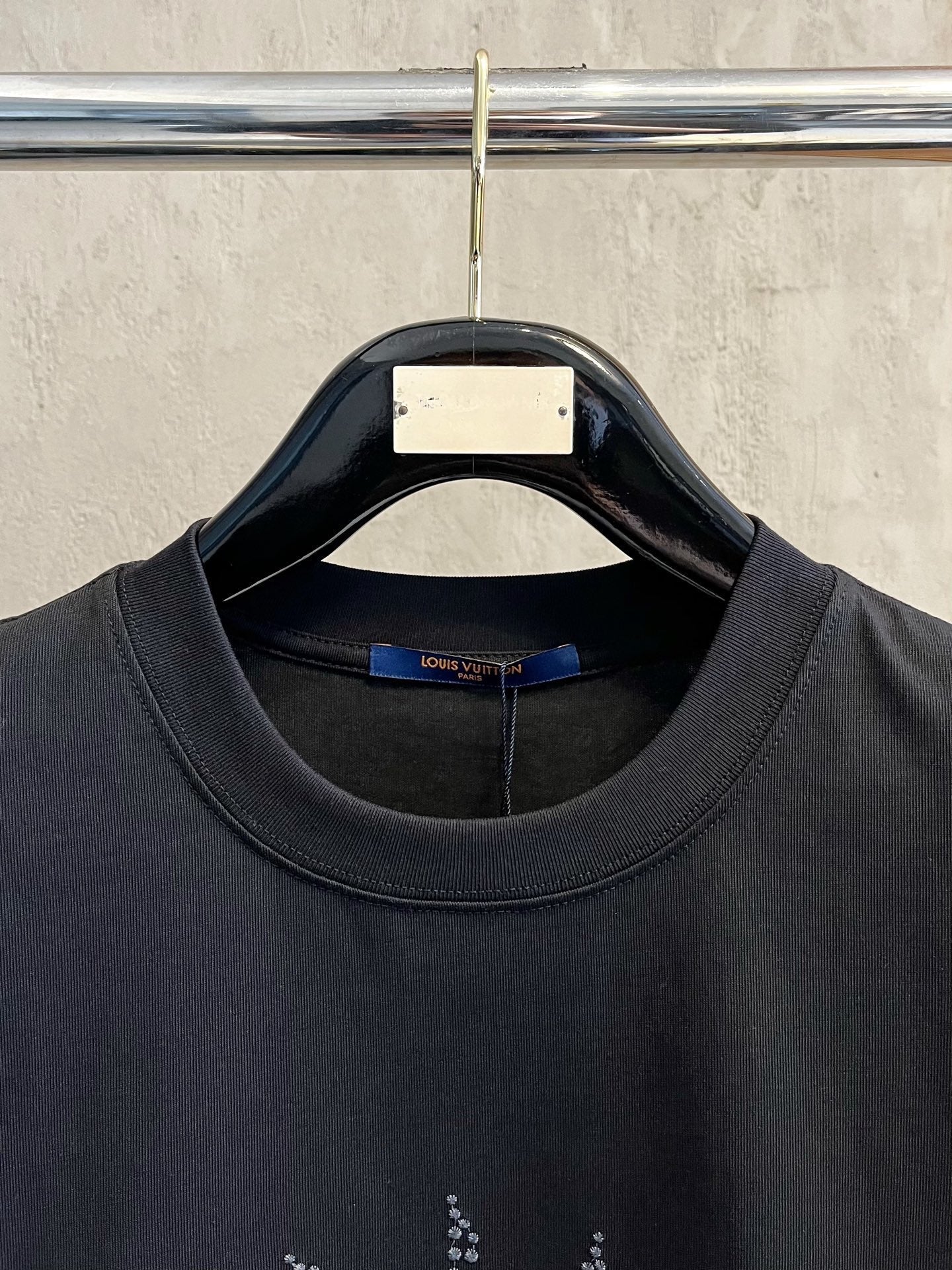 LOUIS VUITTON LV T-SHIRT IN BLACK PURE COTTON WITH EMBROIDERED LOGO 238772