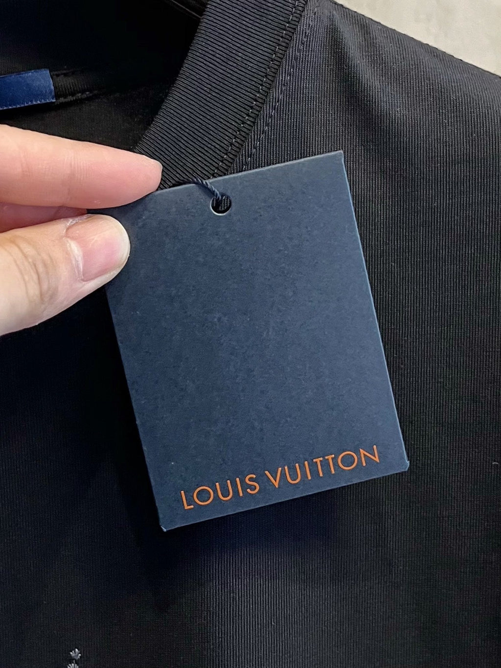 LOUIS VUITTON LV T-SHIRT IN BLACK PURE COTTON WITH EMBROIDERED LOGO 238772