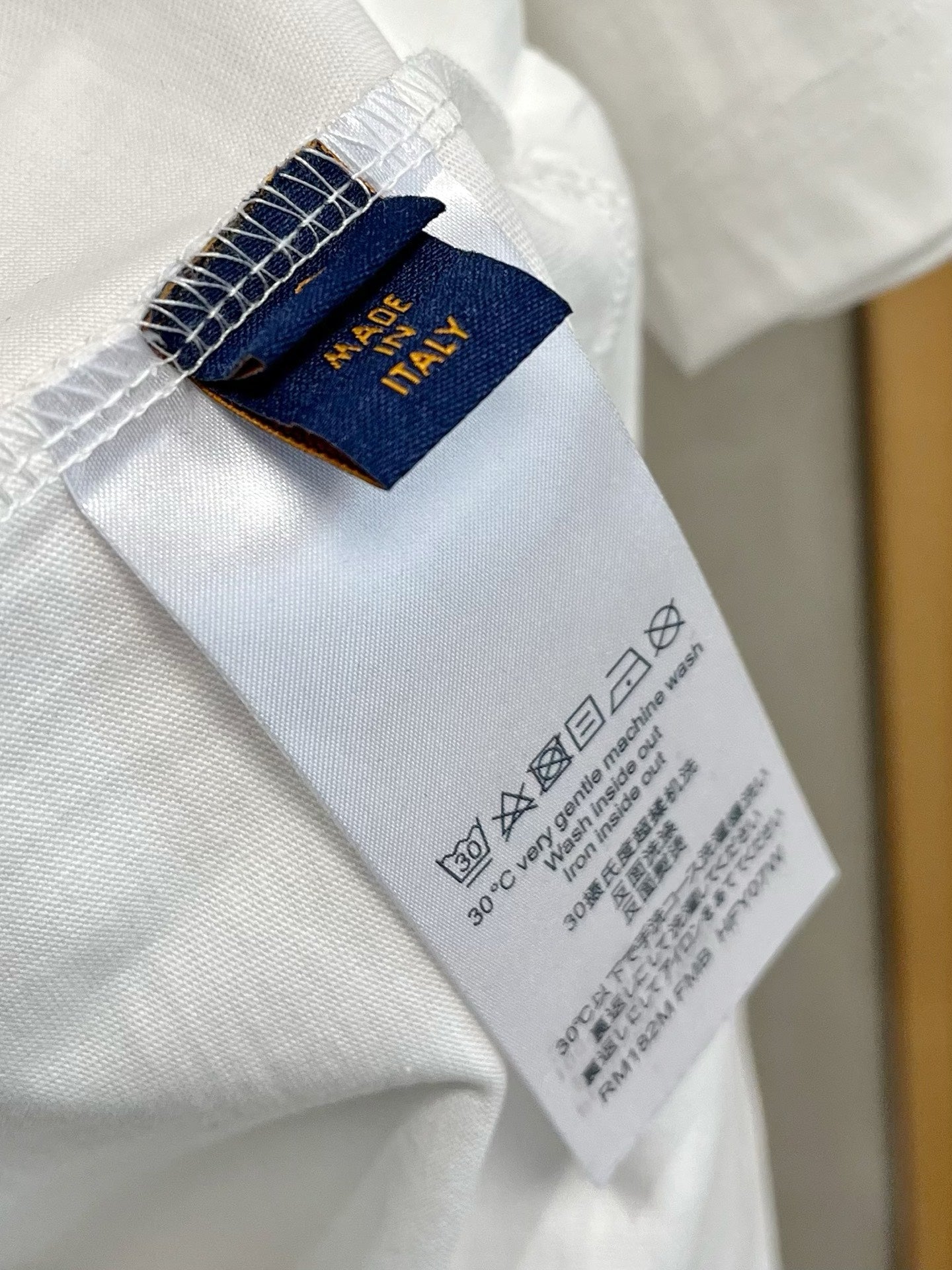 LOUIS VUITTON LV T-SHIRT IN WHITE PURE COTTON WITH EMBROIDERED LOGO 238773