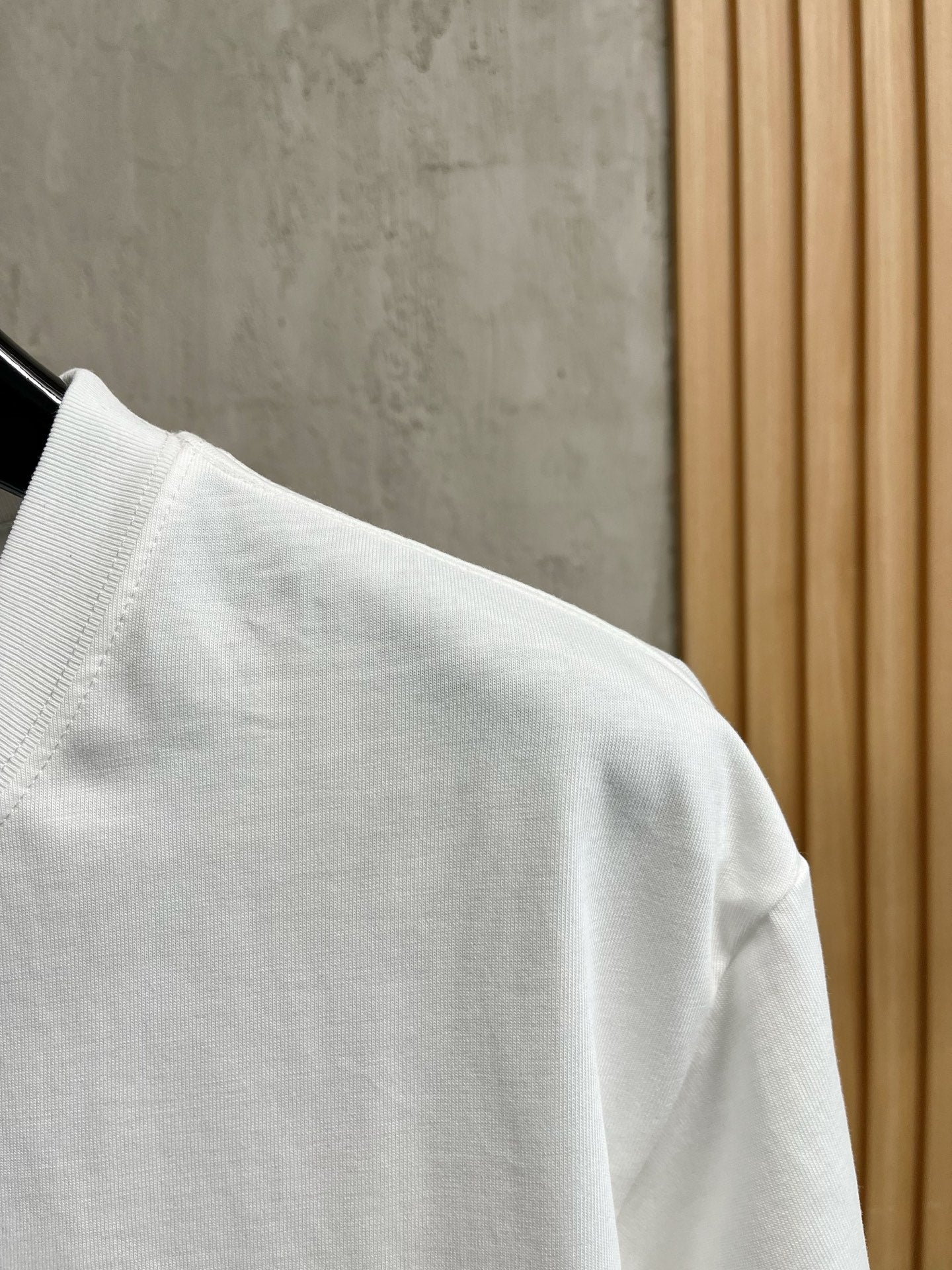 LOUIS VUITTON LV T-SHIRT IN WHITE PURE COTTON WITH EMBROIDERED LOGO 238773