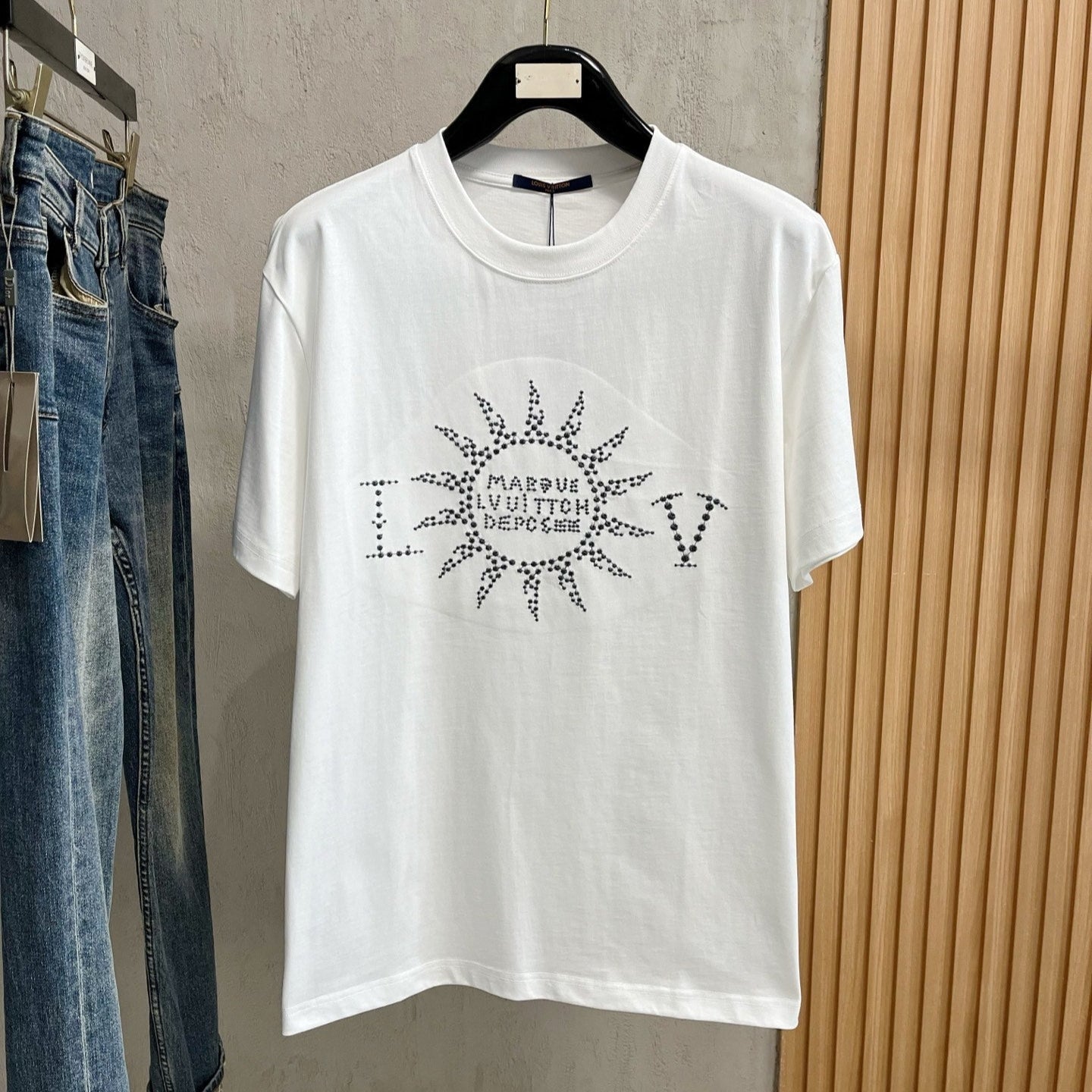 LOUIS VUITTON LV T-SHIRT IN WHITE PURE COTTON WITH EMBROIDERED LOGO 238773