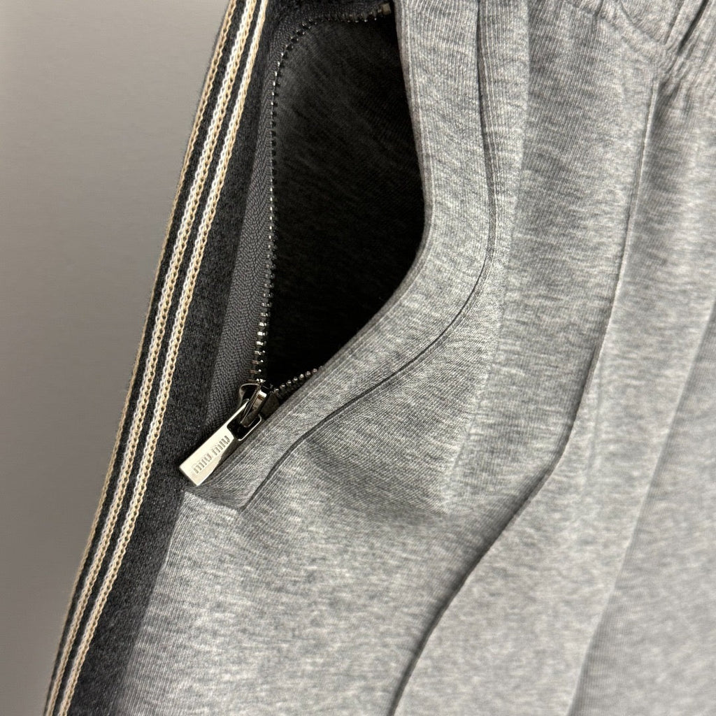 MIUMIU SWEATSHIRT AND STRAIGHT PANTS SET STYLE 224