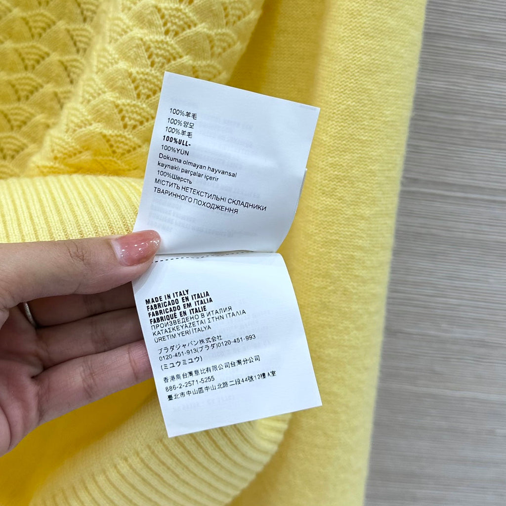 MIUMIU SWEATER STYLE 757