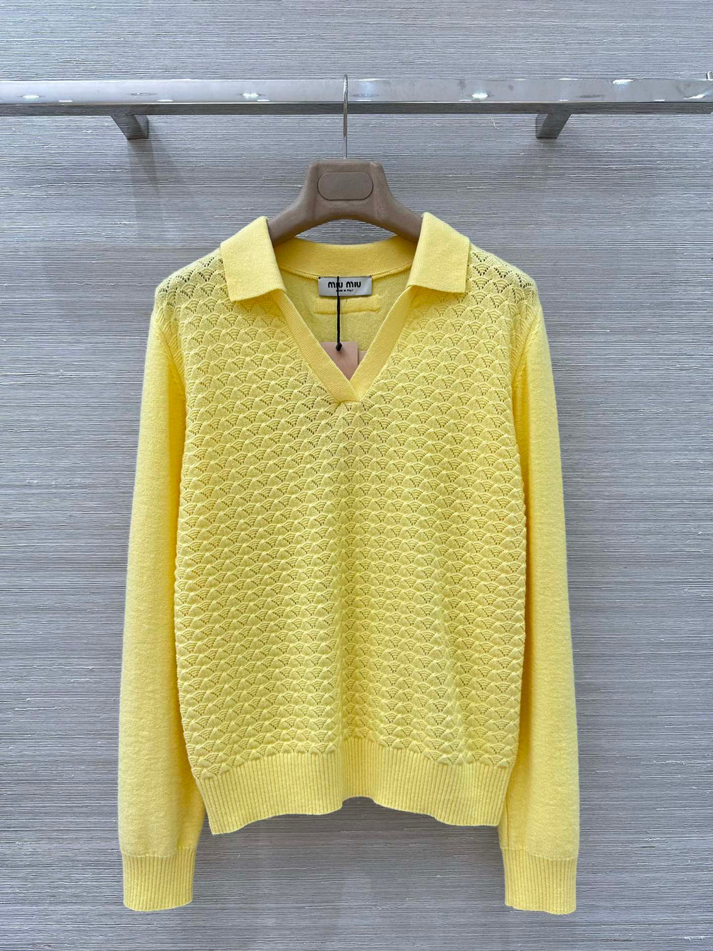 MIUMIU SWEATER STYLE 757