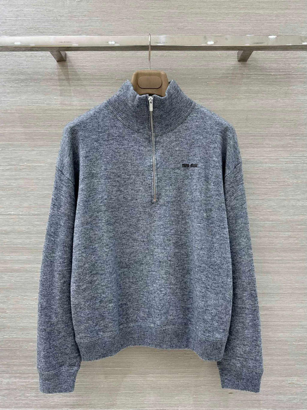 MIUMIU SWEATER STYLE 666
