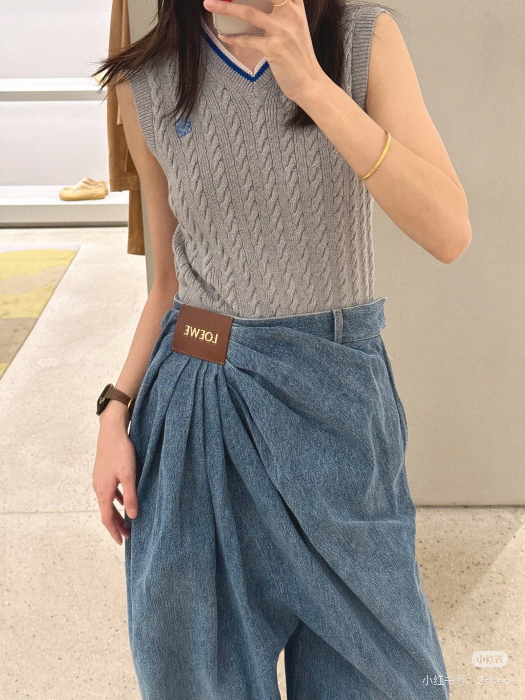 LOEWE RUCHED-WAIST JEANS 232368