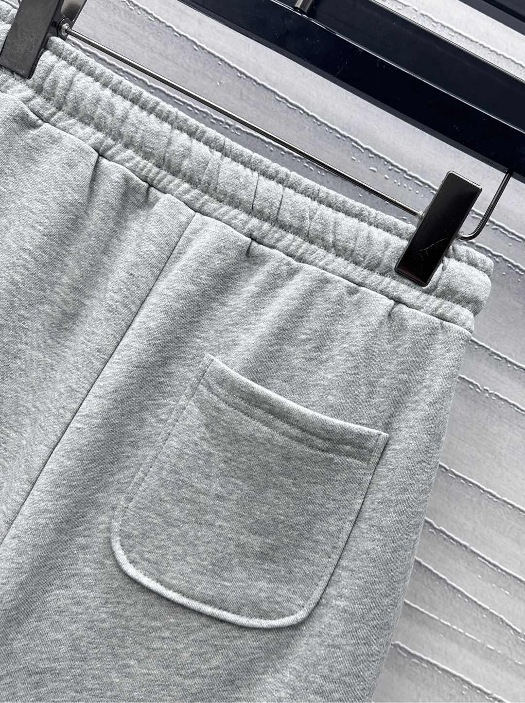 GUCCI SWEATSHIRT AND SHORTS SET IN GREY