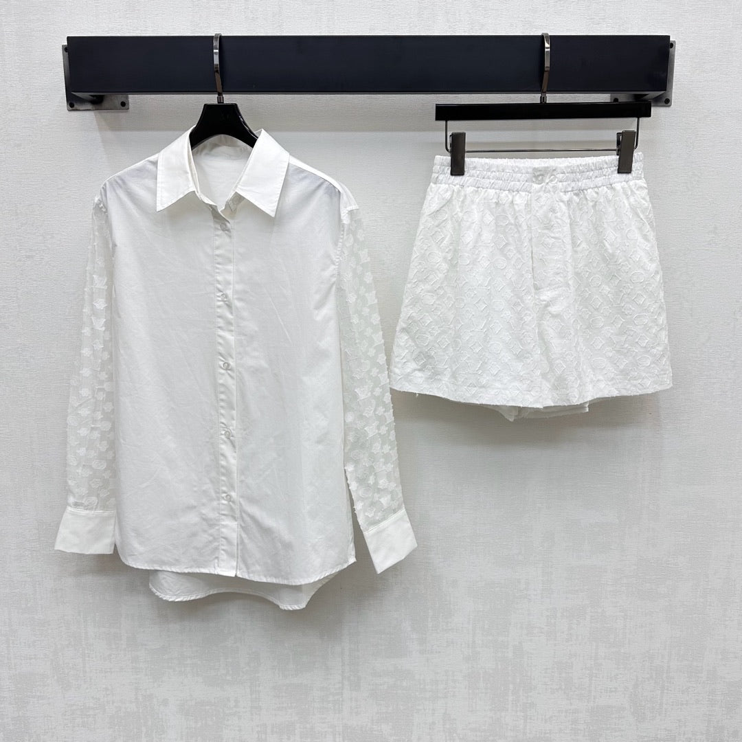 LOUIS VUITTON LV WHITE STRETCH SHORTS 263748