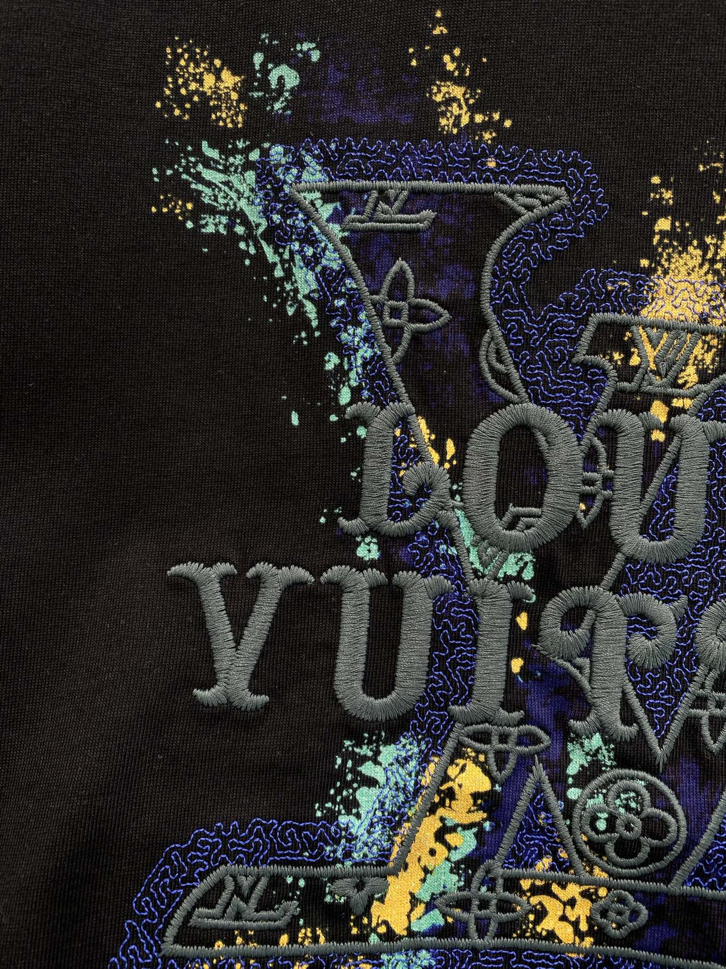 LOUIS VUITTON LV BLACK COTTON T-SHIRT COLORFUL LOGO 238905