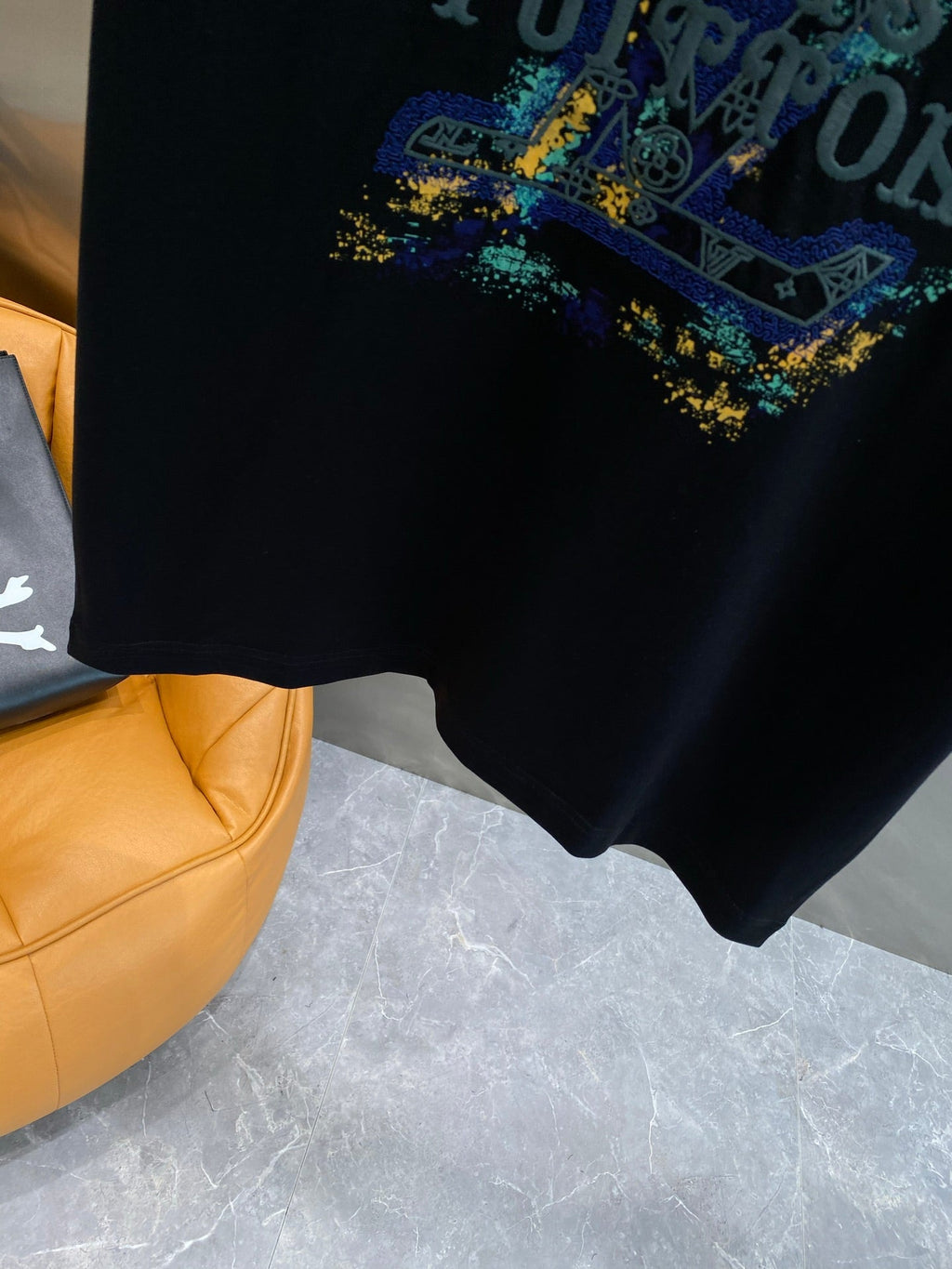 LOUIS VUITTON LV BLACK COTTON T-SHIRT COLORFUL LOGO 238905