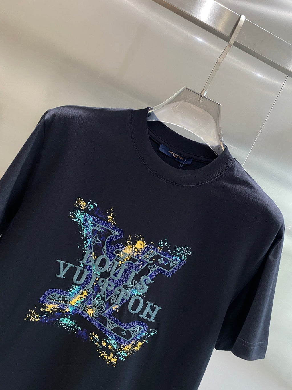 LOUIS VUITTON LV BLACK COTTON T-SHIRT COLORFUL LOGO 238905