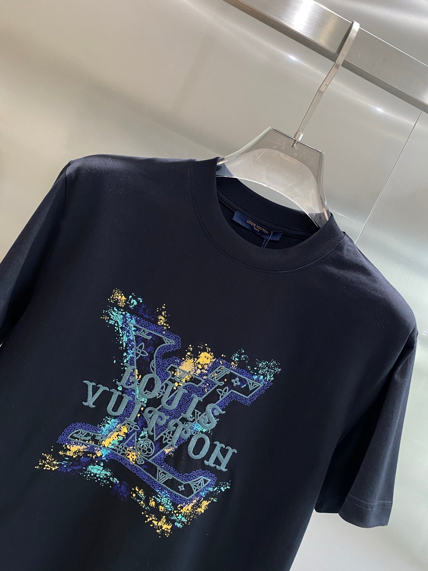 LOUIS VUITTON LV BLACK COTTON T-SHIRT COLORFUL LOGO 238905